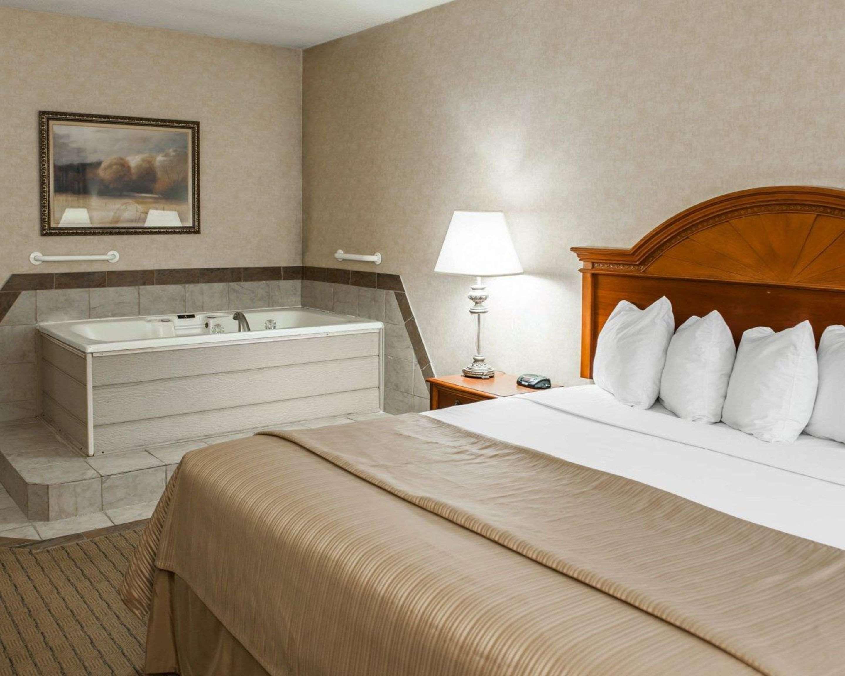 Quality Inn Castleton Ngoại thất bức ảnh
